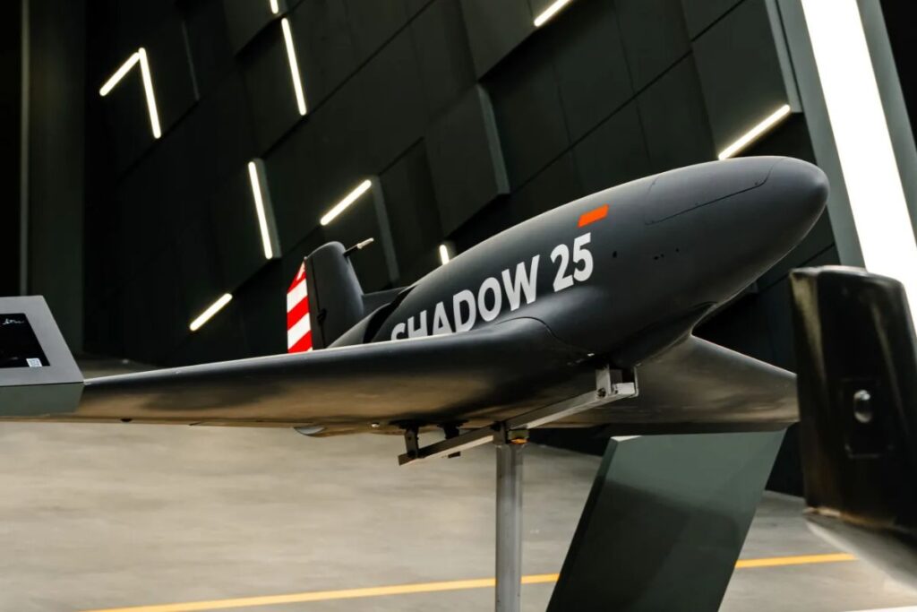 Un drone Shadow 25 lors du salon DALO Industry Days 2026, au Danemark. Crédit : EDGE Group.