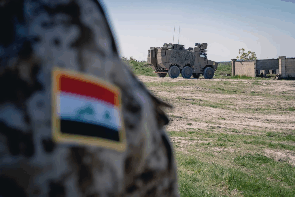 Lancé en 2014, le programme SCORPION vise à moderniser les capacités de combat terrestre de l'armée de terre française grâce à de nouvelles plateformes blindées, des systèmes d'information de combat partagés et une architecture numérique intégrée de commandement et de contrôle