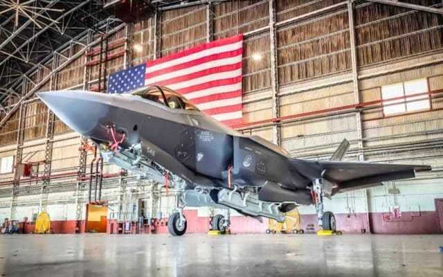 Le Canada menace d'abandonner le F-35 cassant un accord à 27 milliards d'euros et mettant Etats-Unis sous pression face à cette offre choc de la Suède qui pourrait relancer son industrie aéronautique