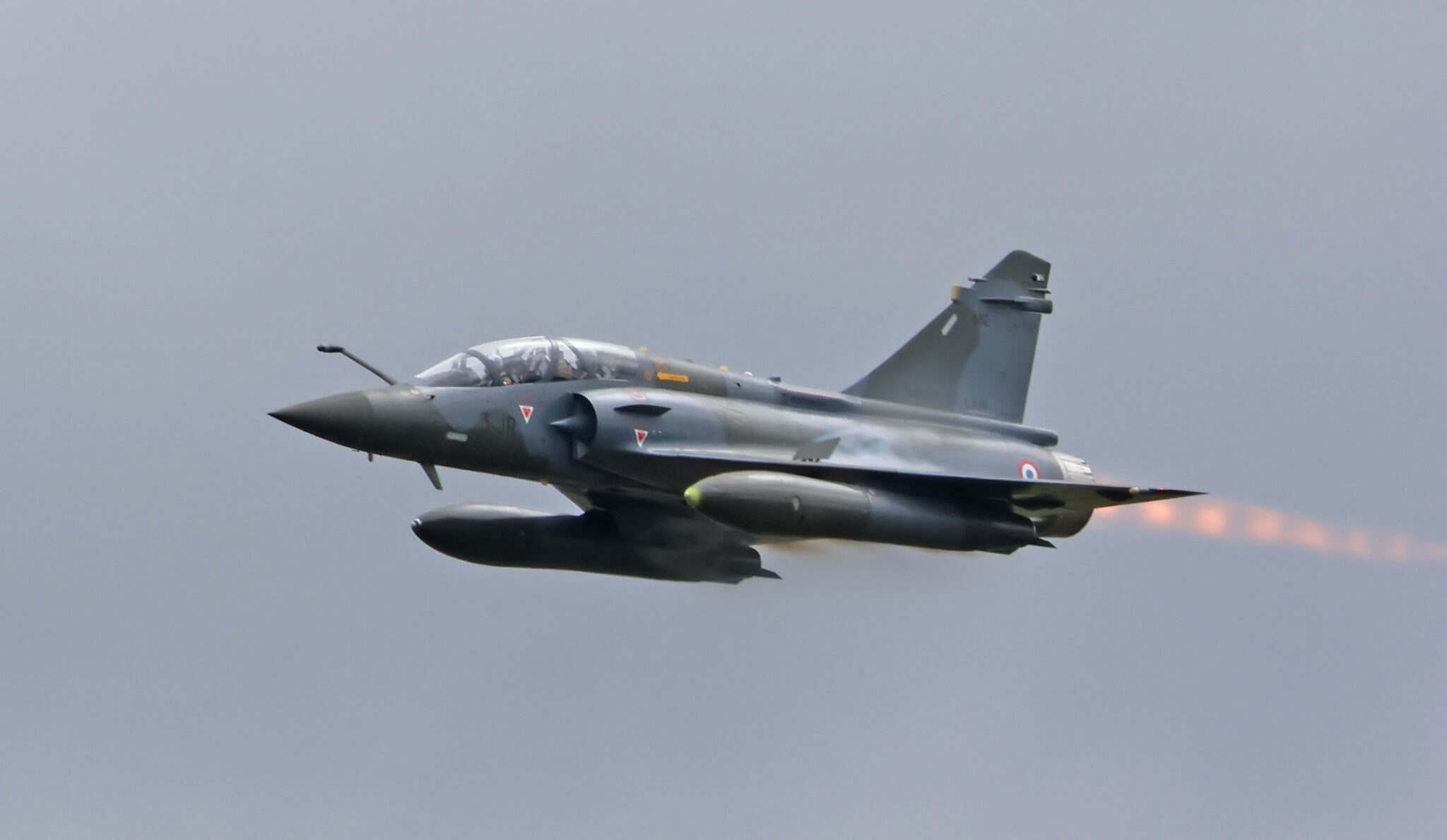 Prolonger un avion des années 90 plutôt que d'en acheter un neuf, le calcul malin de la France avec le Mirage 2000D (Source : Creative Commons)