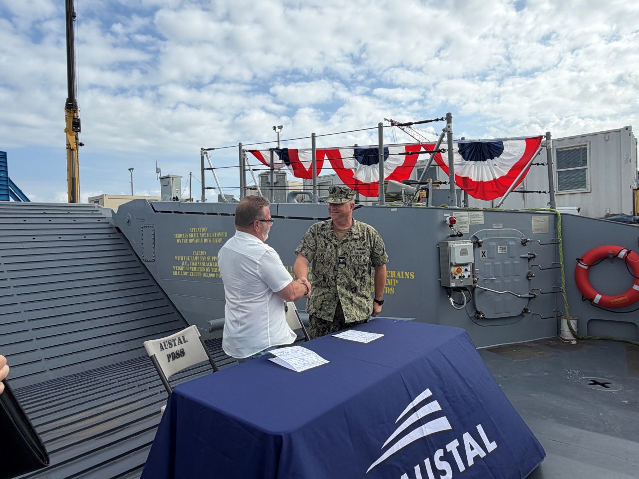 Cérémonie de livraison du premier engin de débarquement LCU 1710 à l'US Navy. 14 août 2026. Crédit photo : Austal USA