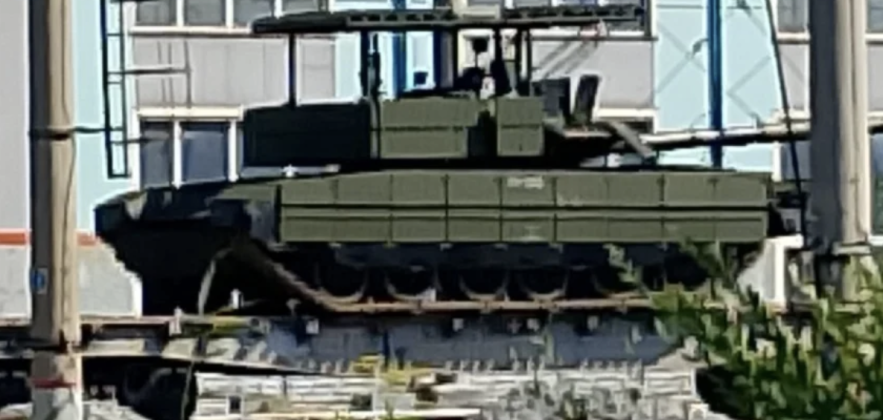 Char T-80 dans une nouvelle configuration de blindage