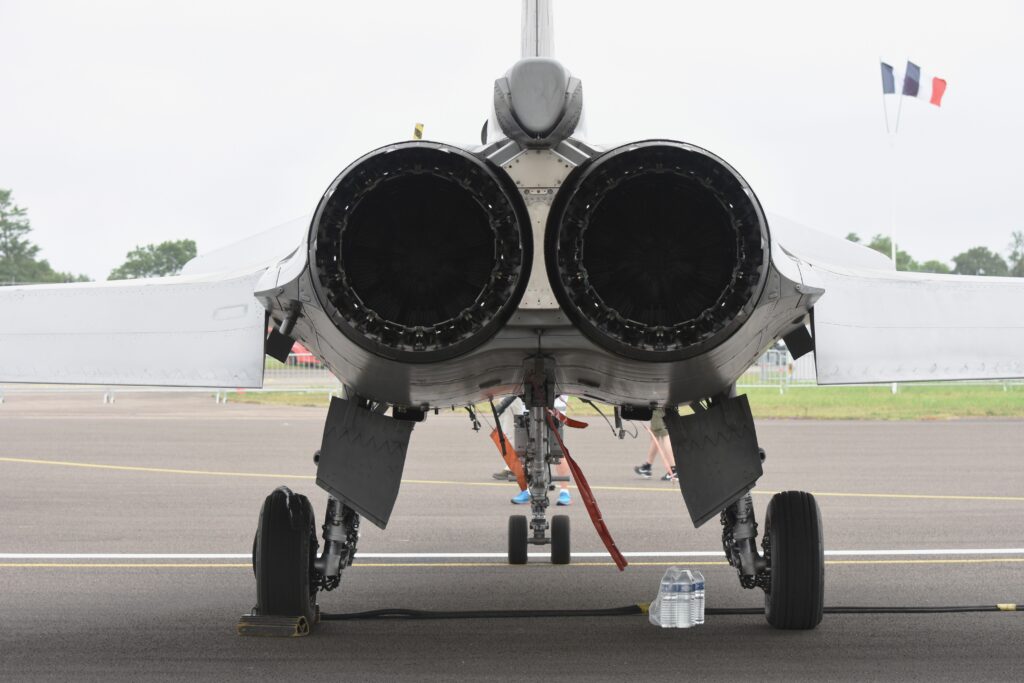 Dassault Rafale Armée de l'Air, meeting FOSA Cognac » par Eric Salard, via Wikimedia Commons, sous licence CC BY-SA 4.0