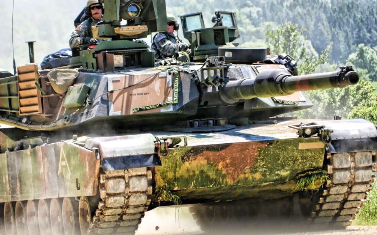 Les États-Unis abandonnent leurs chars de 70 tonnes au profit de pickups militarisés dans plusieurs unités