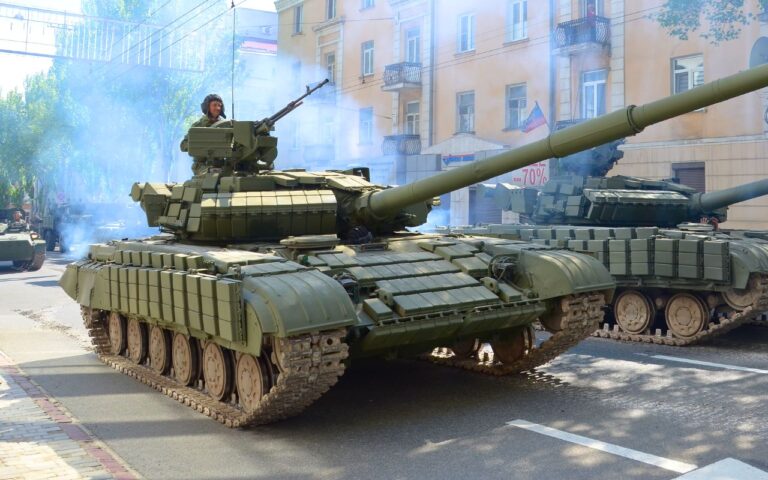 La Russie a découpé ces chars pour ne plus avoir à entretenir leur moteur, elle vient d’en renvoyer un au front faute de mieux