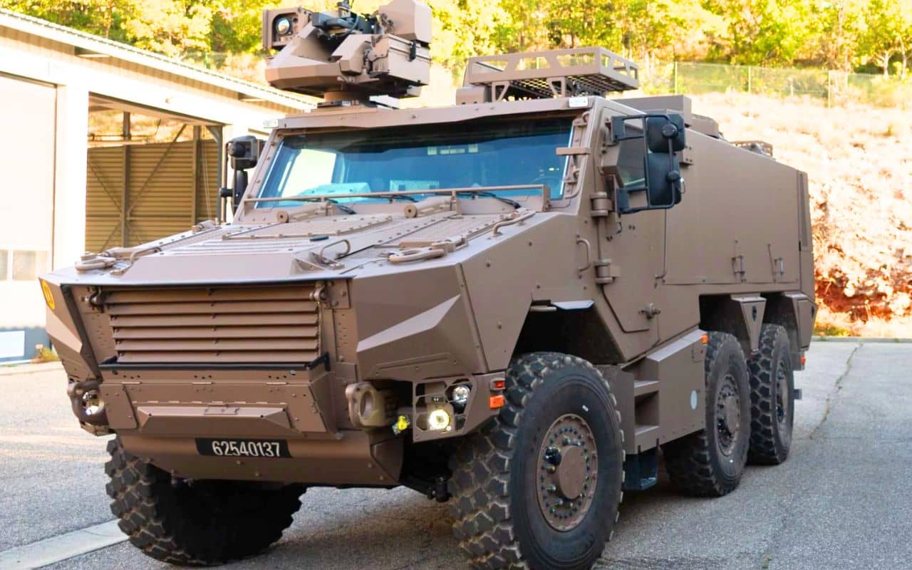 La nouvelle bête de feu française entre en service : ce mortier sur roues pourrait bien changer le tempo du soutien tactique avec ses 12 obus tirés en 90 secondes