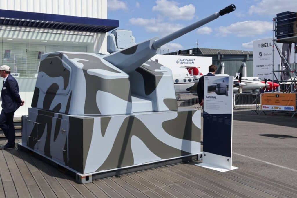 KNDS France et Thales ont présenté la version terrestre du RAPIDFire de 40 mm lors du PAS 2025.