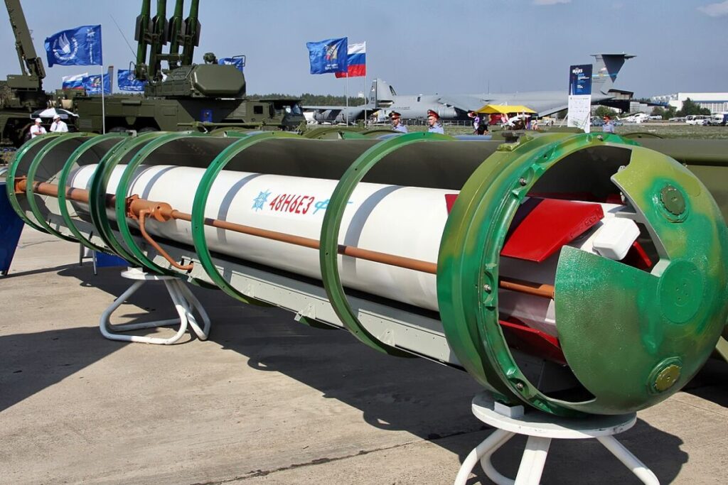 Le missile 48N6E3 utilisé par le S-400.