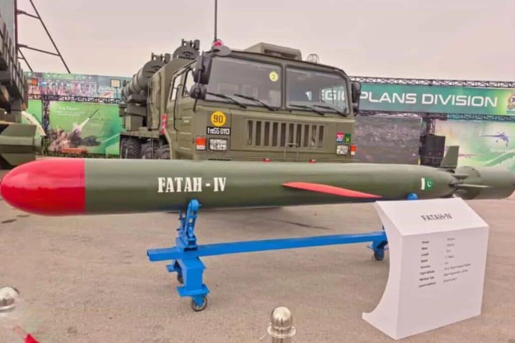 Un missile Fatah 4.